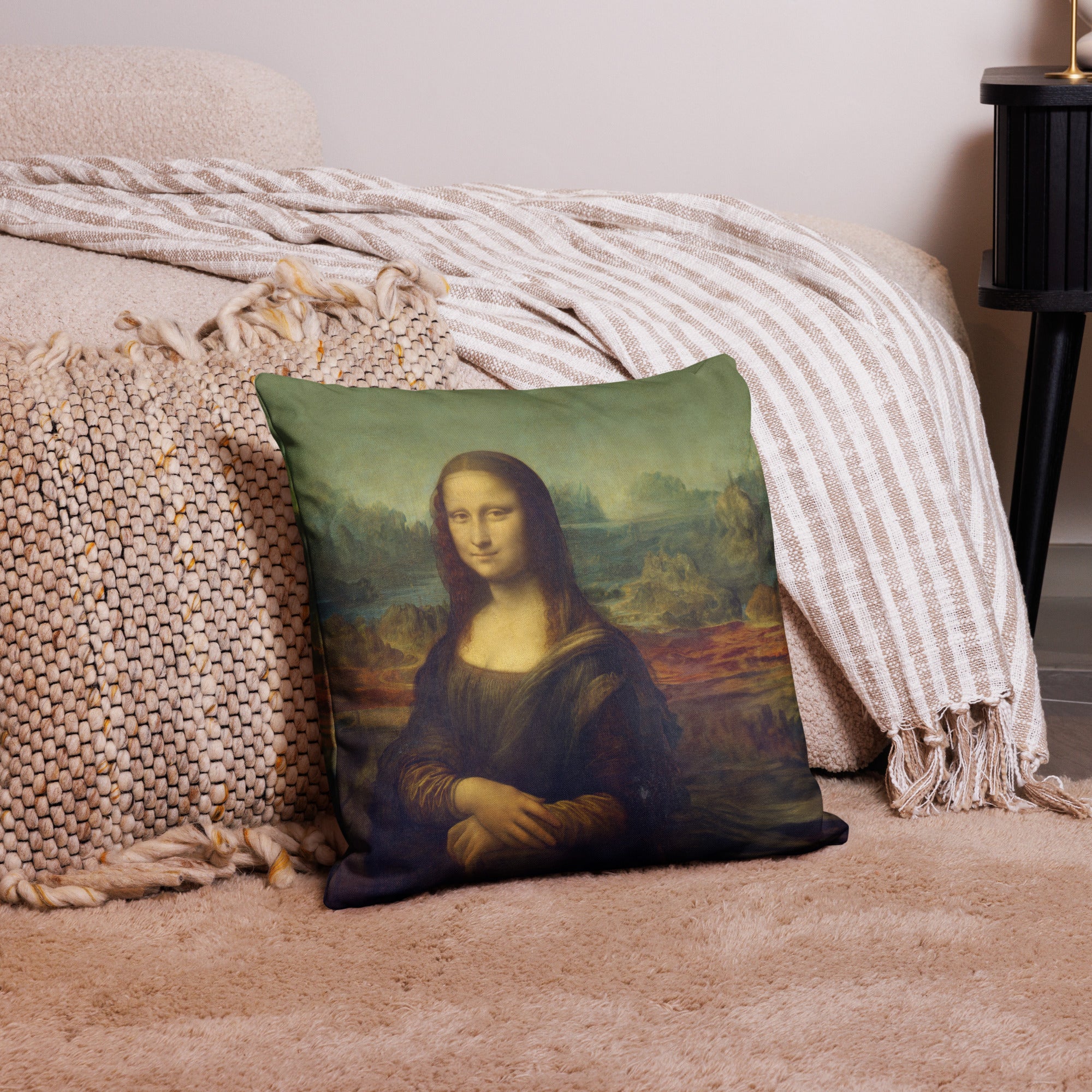 Leonardo da Vinci 'Mona Lisa' Famous Painting Premium Pillow | Premium Art Cushion