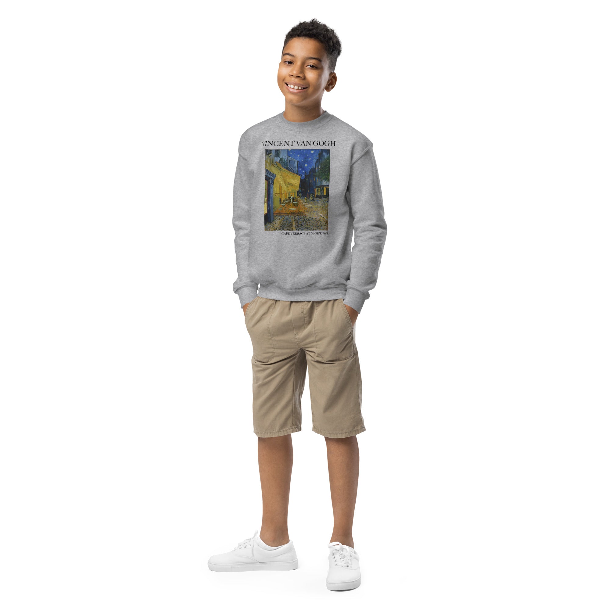 Sweatshirt mit Rundhalsausschnitt „Caféterrasse bei Nacht“ von Vincent van Gogh, berühmtes Gemälde | Premium-Kunst-Sweatshirt für Jugendliche