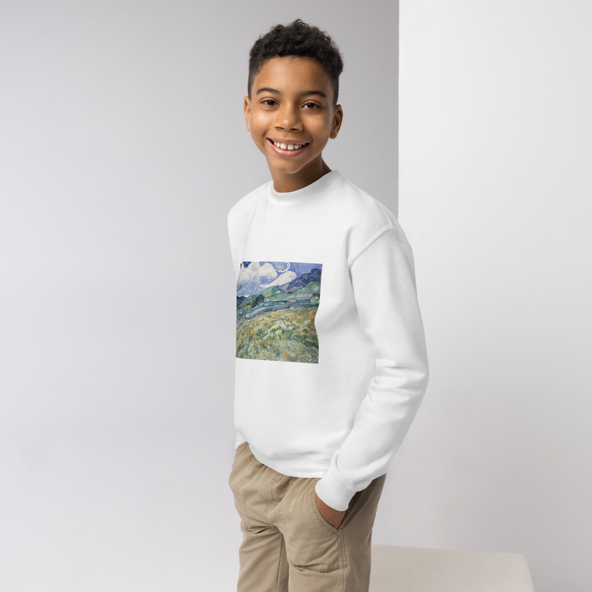 Rundhals-Sweatshirt „Landschaft von Saint-Rémy“ von Vincent van Gogh, berühmtes Gemälde | Premium-Kunst-Sweatshirt für Jugendliche